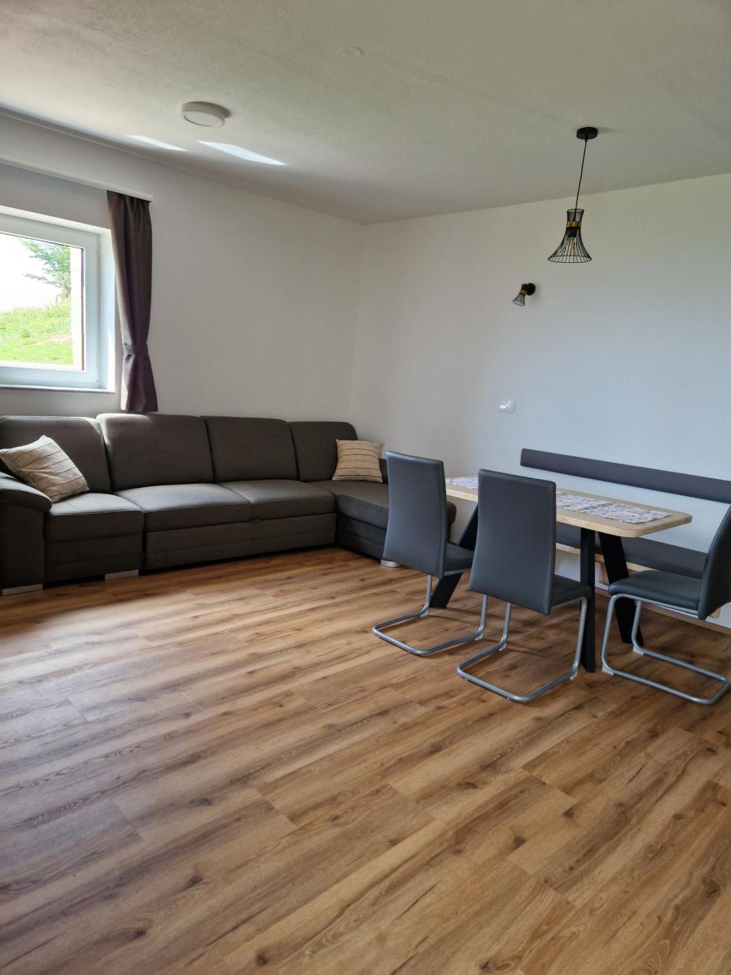 Guest House Pr Ambružarju Cerklje na Gorenjskem Værelse billede